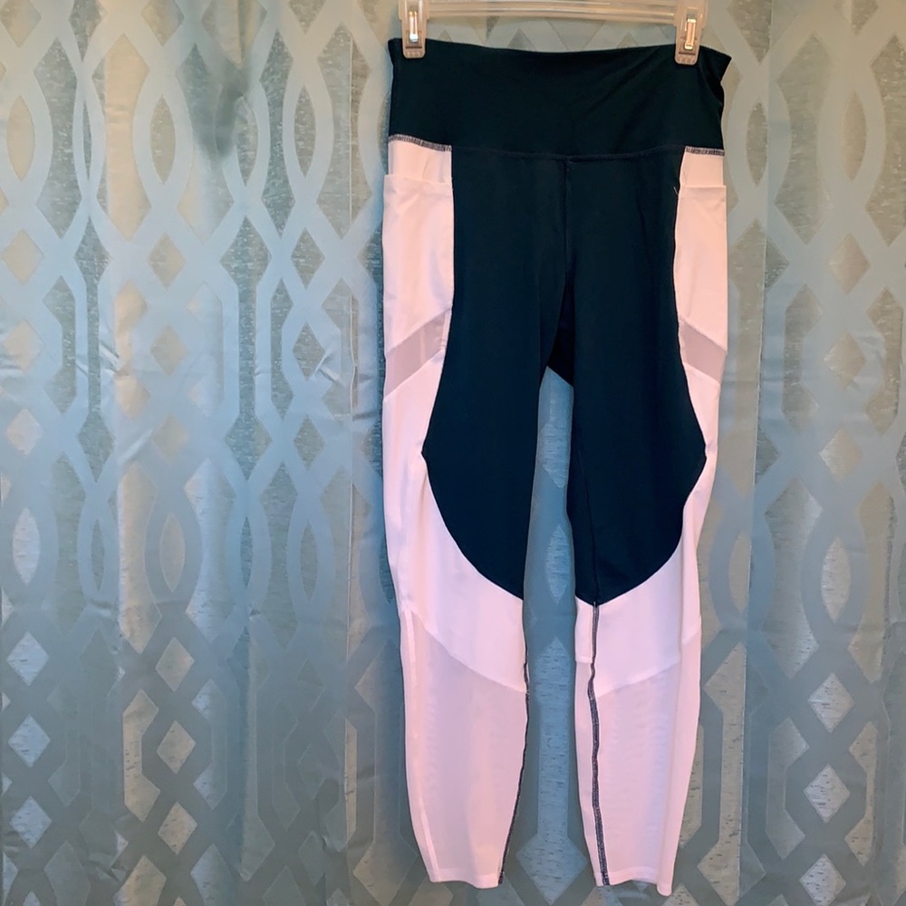 Avia athletic pants size medium (8-10), nice